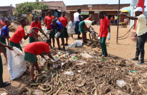  Tooro Kingdom’s “Baragira Kiki” monthly clean-up campaign – Interests the Laudato Youth Initiative