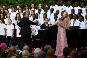 When Music Leads Us to God: Pope Leo XIV Inspires Young People to Become Instruments of Peace